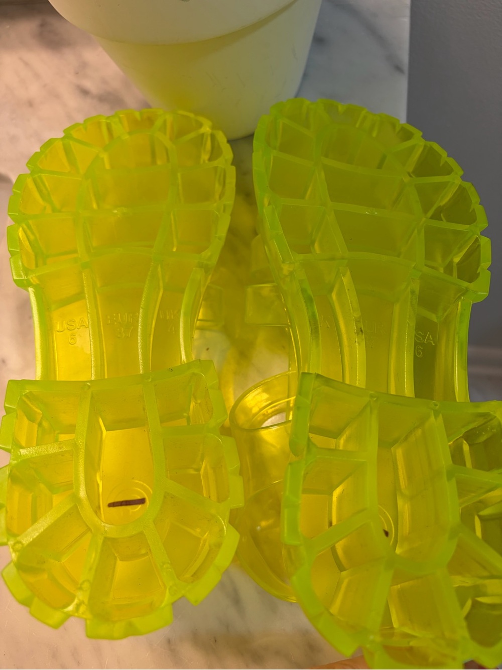 NWOT URBAN OUTFITTERS Jelly Sandals NWT Color NEON Yellow - Size 6 - Picture 3 of 4